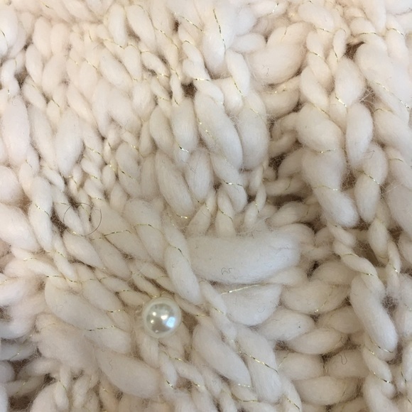 BETSEY JOHNSON CABLE KNIT CHUNKY INFINITY SCARF WITH PEARLS - Picture 4 of 4